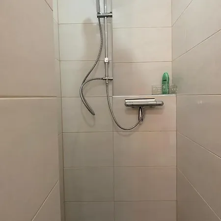 Mona Lisa 게스트하우스 베른카슈텔쿠에스