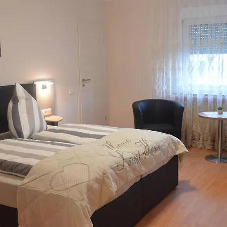 Mona Lisa Pensión 3*