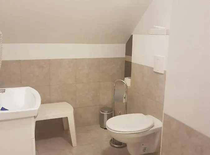 Mona Lisa ゲストハウス 3*