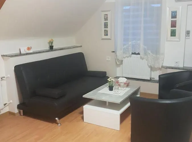 Mona Lisa ゲストハウス 3*