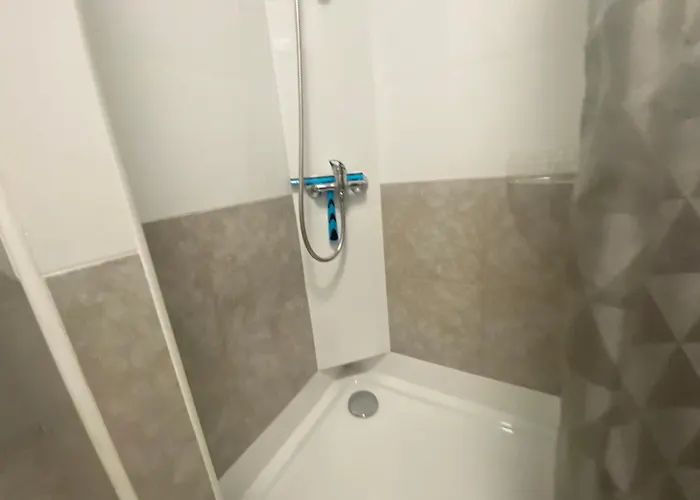 ゲストハウス Mona Lisa 3*