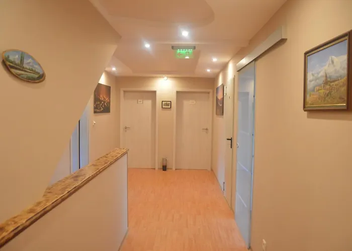 ゲストハウス Mona Lisa 3*